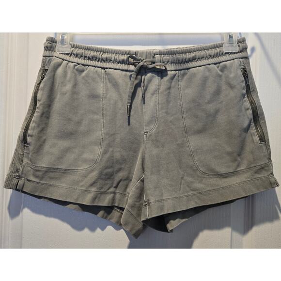 Athleta Shorts Women’s 4 Farallon Cypress Green Zipper Pockets Style 338976 - Picture 1 of 8